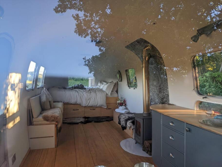 Airstream, Vintage American Caravan & Hottub Ashburton Εξωτερικό φωτογραφία