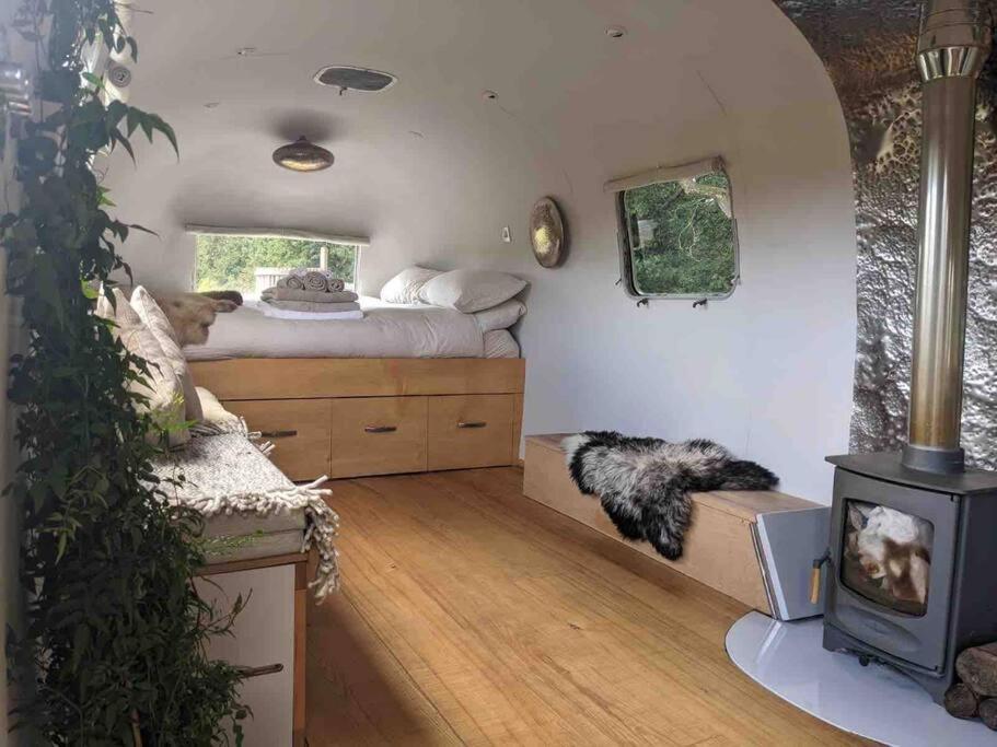 Airstream, Vintage American Caravan & Hottub Ashburton Εξωτερικό φωτογραφία