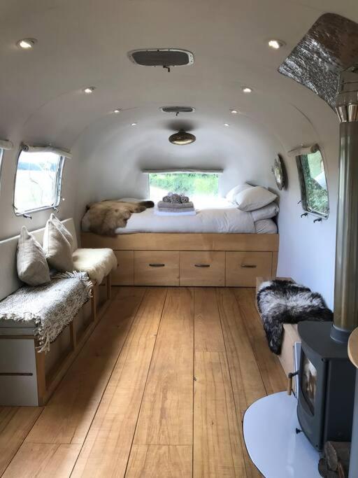 Airstream, Vintage American Caravan & Hottub Ashburton Εξωτερικό φωτογραφία