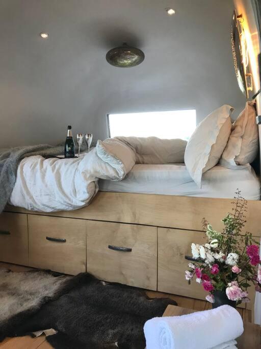 Airstream, Vintage American Caravan & Hottub Ashburton Εξωτερικό φωτογραφία